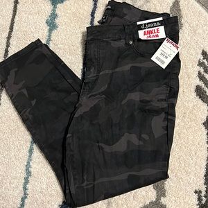 D jeans black camo ankle jean